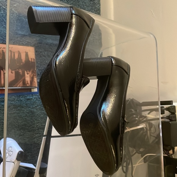 Jones New York barely worn mochacine heels - Picture 3 of 5